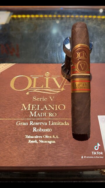 Oliva Serie V Melanio Maduro 5x52 Robusto #Cigars #Shorts #CigaroftheDay #Cigar