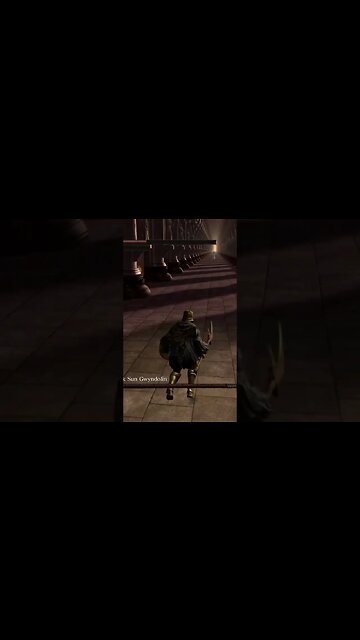 Dark sun Gwyndolin is annoying to hit #gaming #games #gamingshorts