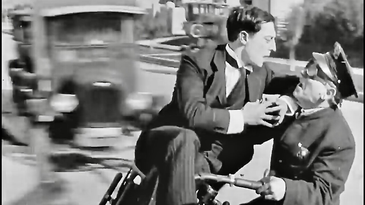 Incredible 1924 Motorcycle Stunt Scene ~ Buster Keaton ~ Sherlock Jr