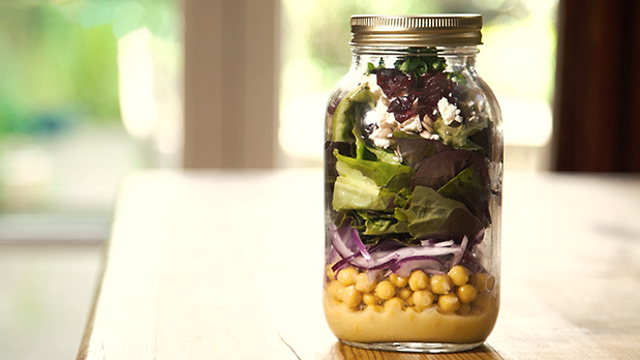 Chickpea, red butterhead lettuce and feta jar salad