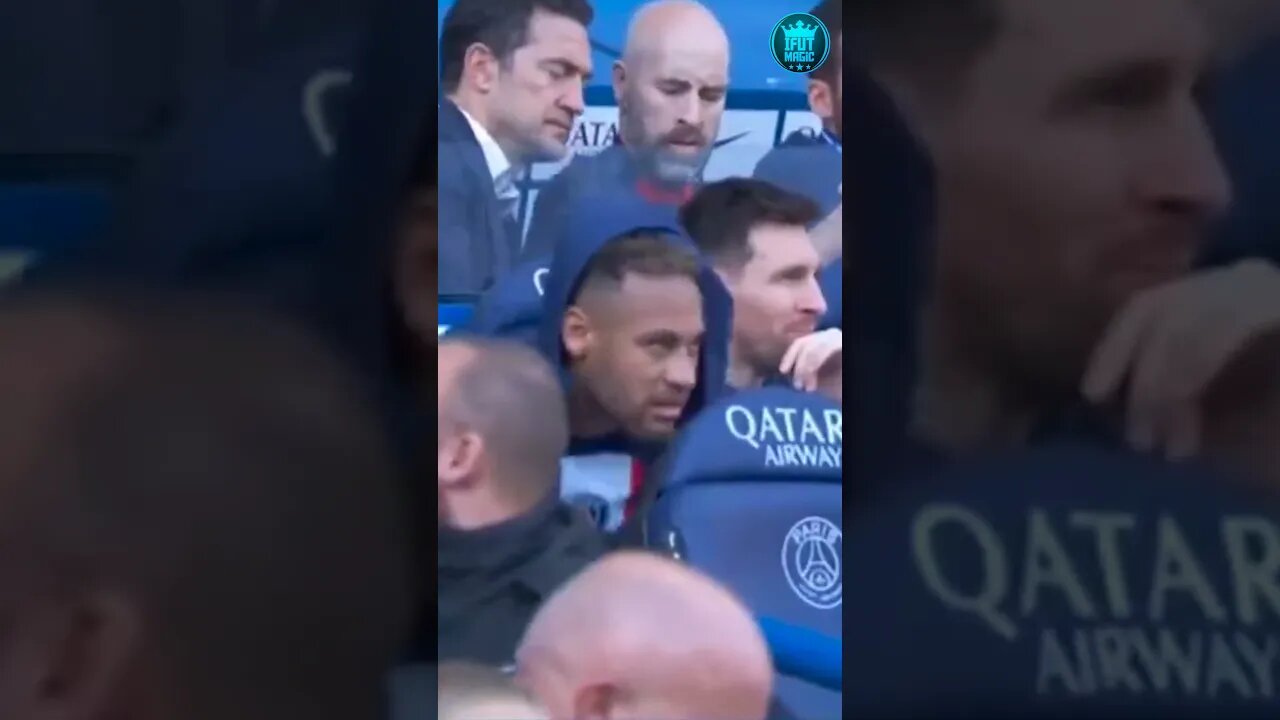 O Neymar chamando o Messi pra ir embora da partida 😂😂😂