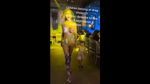 4 year old Child at drag queen show