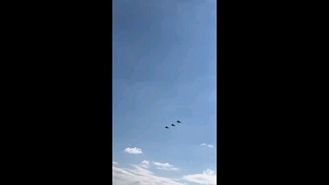Three Sukhoi Su-57 fighter jets were recently filmed in flight (with their characteristic disturbing