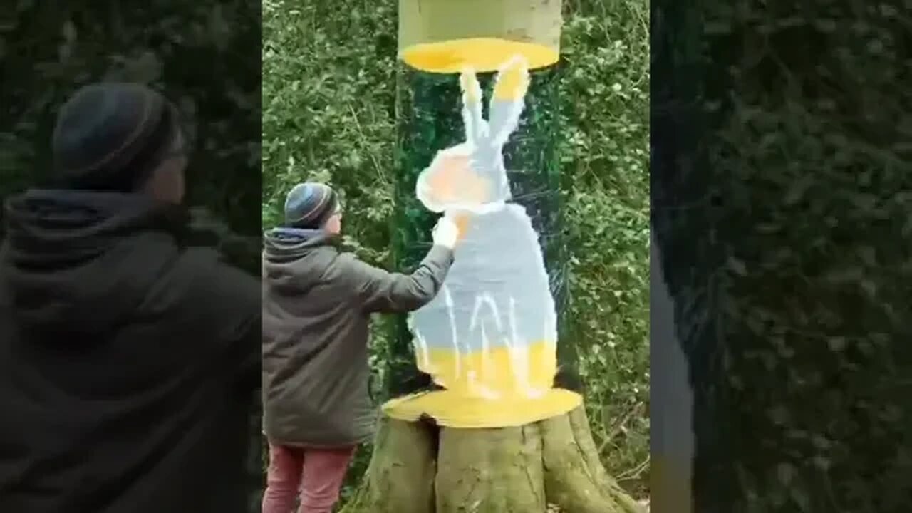 Fairytale drawing a rabbit on a tree as if it were real-عمل خرافي رسم ارنب على شجرة كأنه حقيقي