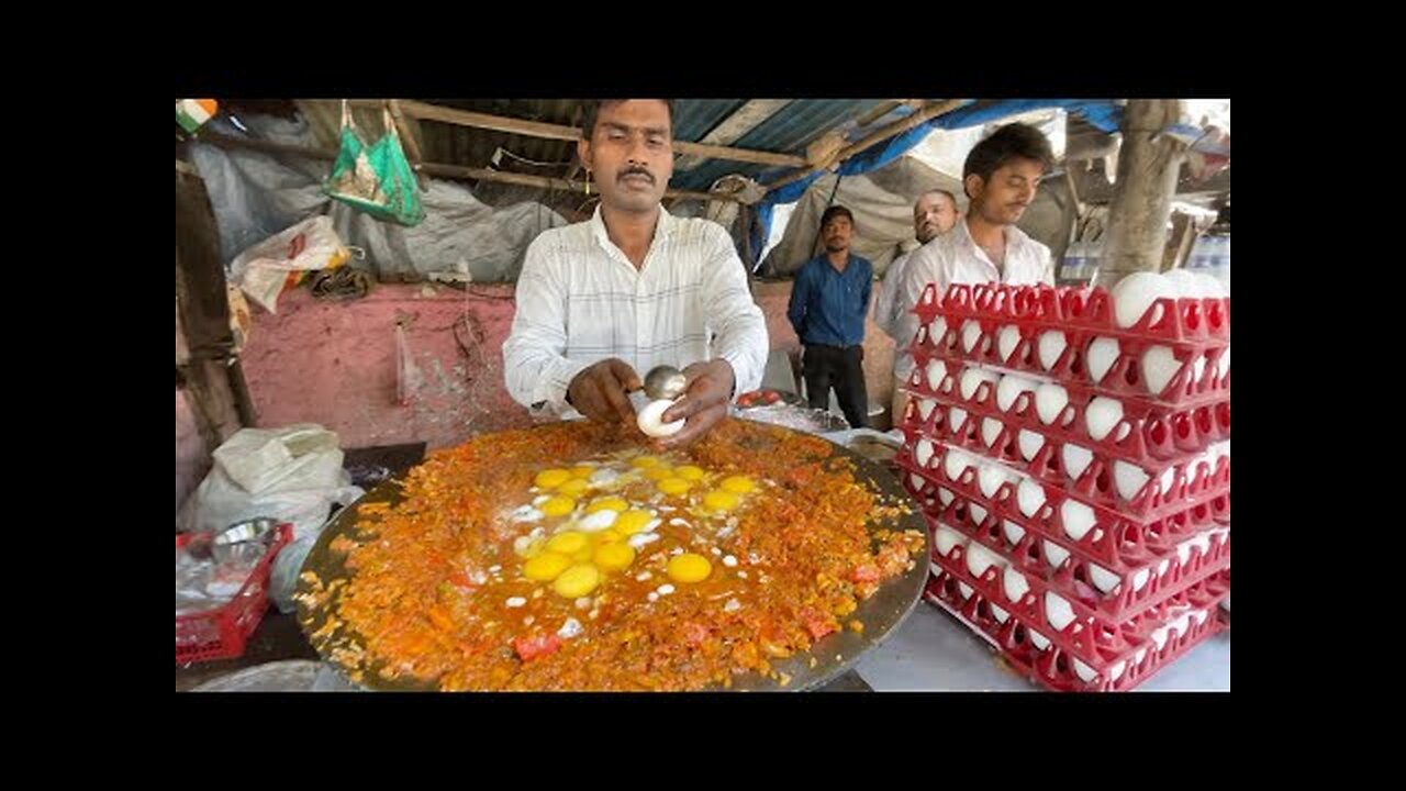 Mumbai's Famous Street Style Egg Bhurji | Indian Street Food