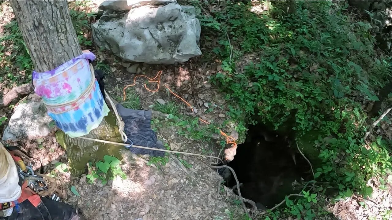 Hole In Earth Leads To Massive 220 Foot Drop