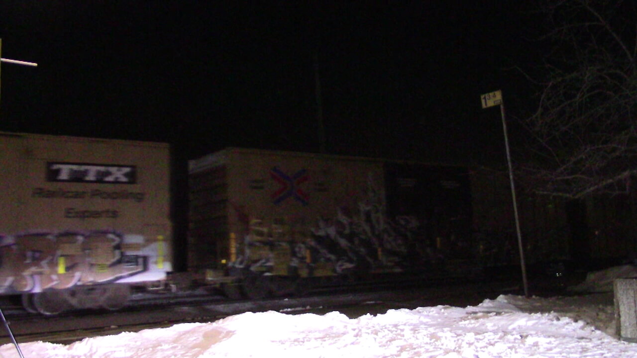 Manifest Train CN 3074 & UP 8712 Engines East In Ontario