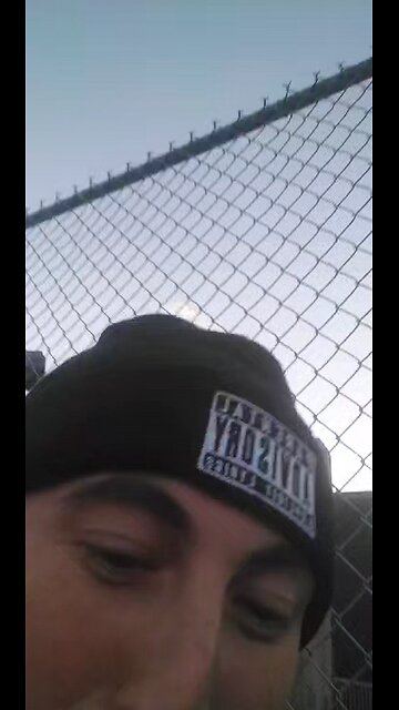 still listening and 🚬 at the flo rida concert