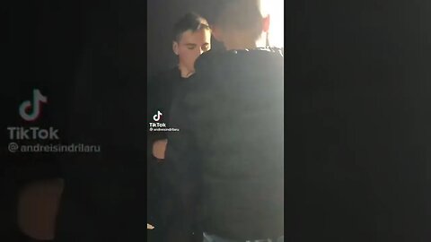 Copiii Romaniei mergand la scoala