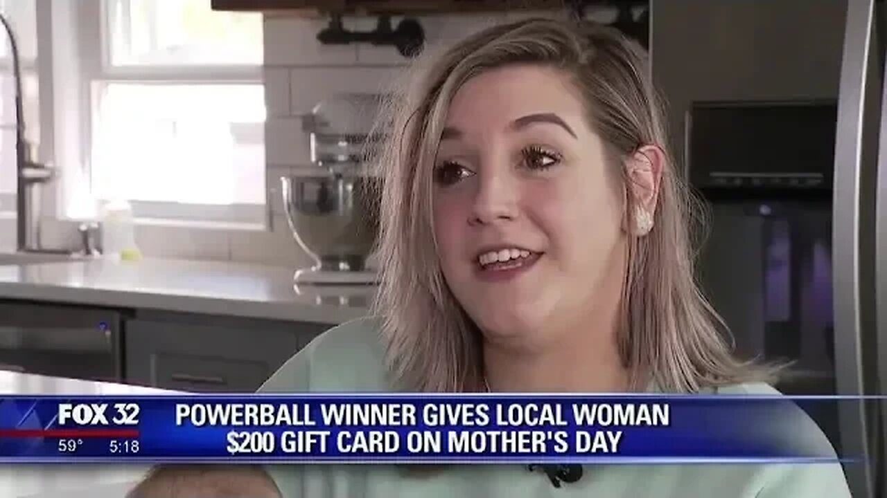 Wisconsin Powerball winner surprises random mom with $200 gift card on Mother's Day