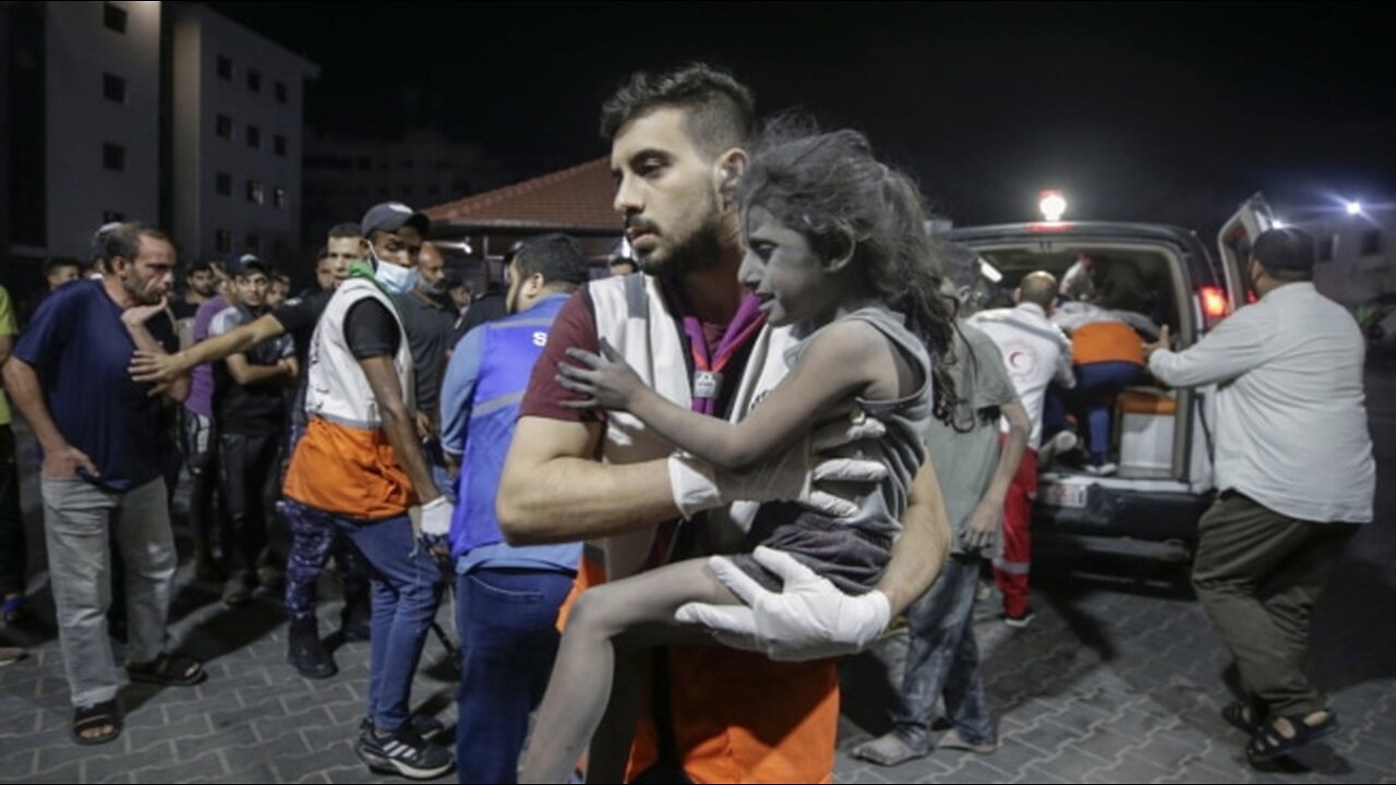 Hospitales en Gaza colapsan eridos atendidos en el suelo