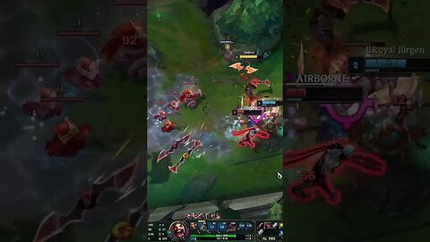 WHAT IS HAPPENIG - THIS GUY HITS EVERY HOOK - DRAVEN & THRESH #draven #leagueoflegends #shorts