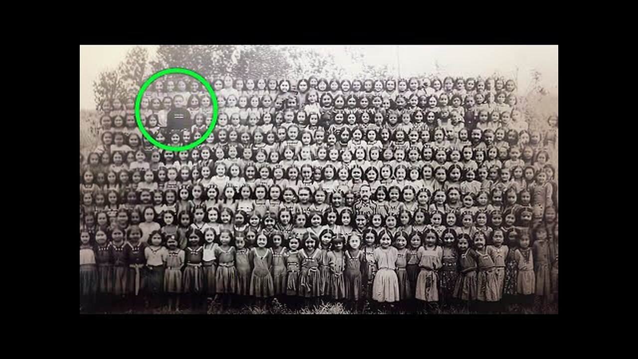 On THIS PHOTO, SOMETHING Shocking Is Captured, But NOBODY Noticed It For Over 100 Years!