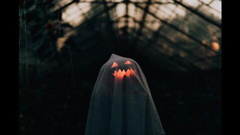 Friends facing SCARY Halloween Prank