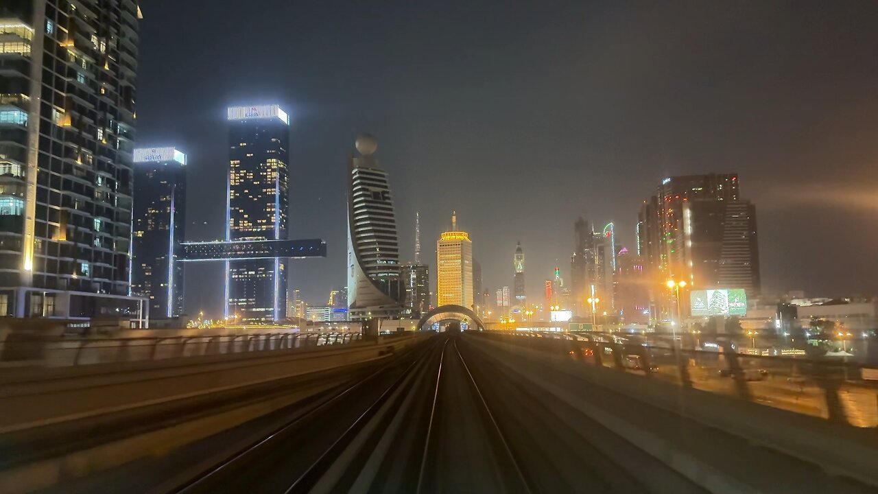 Dubai Metro Tour🚈