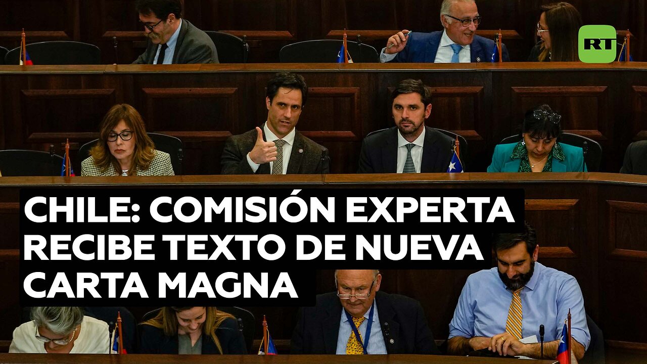 Una comisión recibe el texto de la nueva Carta Magna de Chile