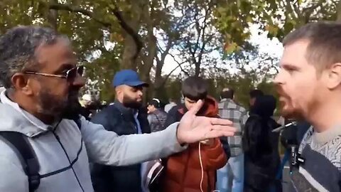 Bob Of Speakers Corner In The UK Confronts Islamists Spreading Lies About The Teachings Of The Quran