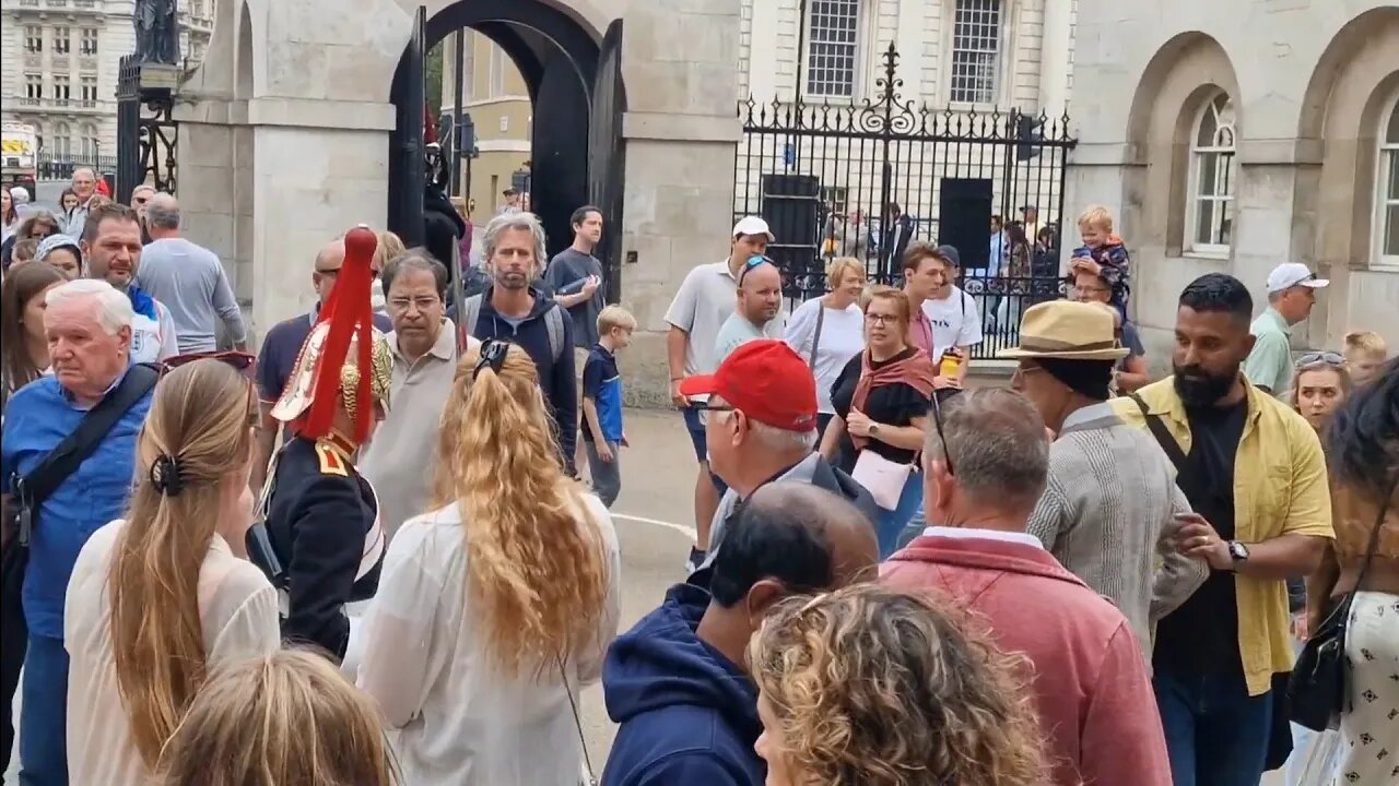 Slow motion crowed moves from female guard #horseguardsparade