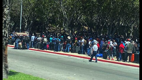 Exclusive: Eyewitness Told 300K Venezuelans Crossed Border Wednesday into San Diego