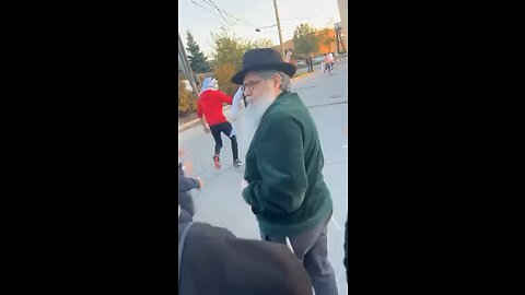 Muslims attack Jews in Skokie, Illinois