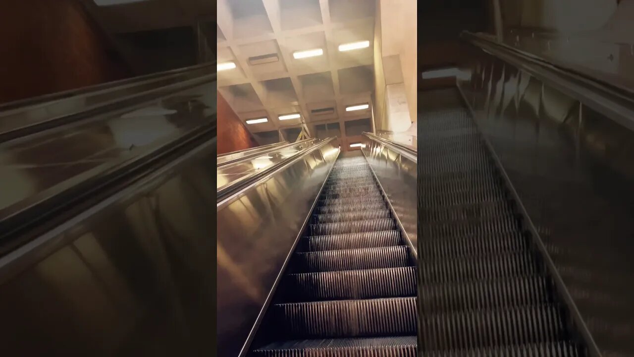 Énigmatique Namur Escalators #traintravel #montreal #viralvideo #travel