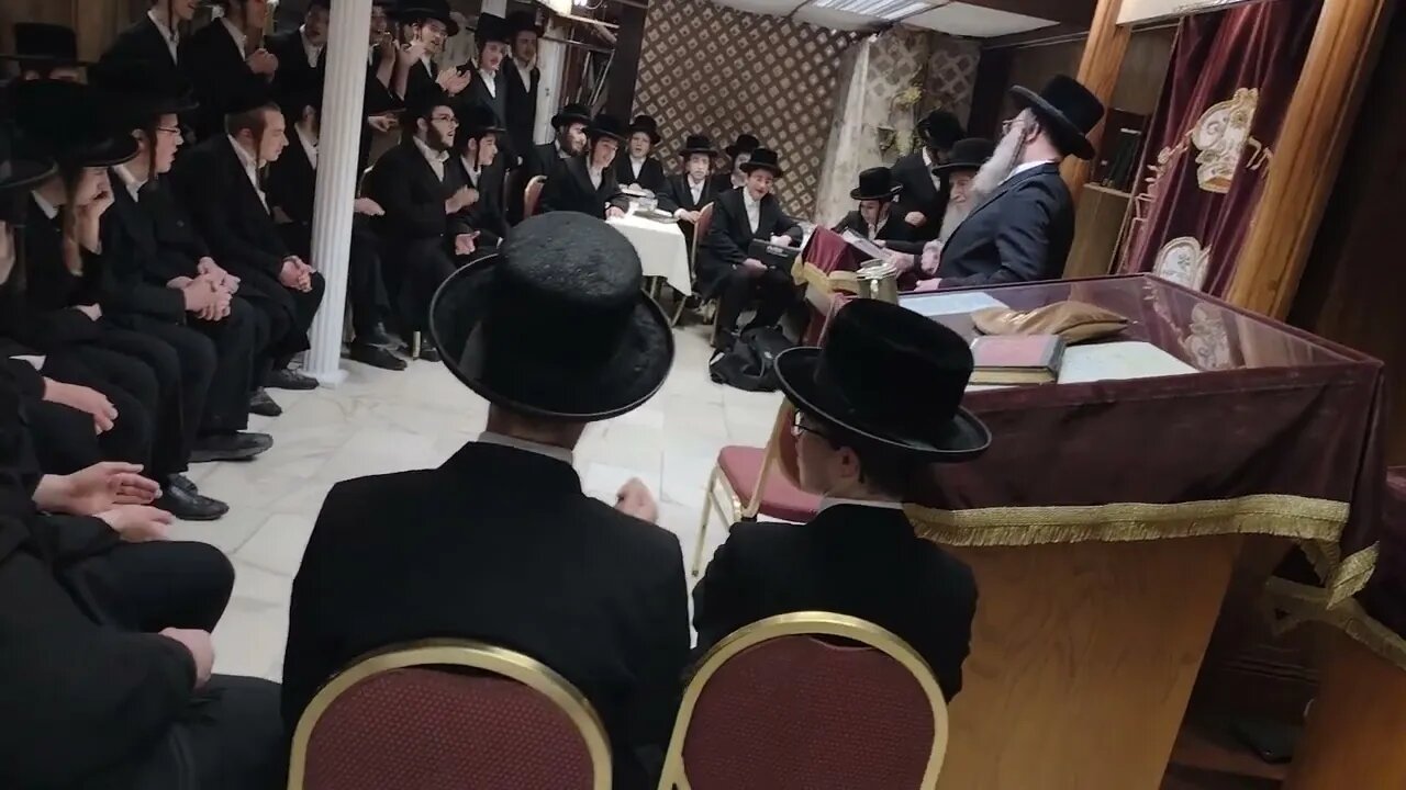 Skverrer Yeshivah singing for Rabbi Fishbain