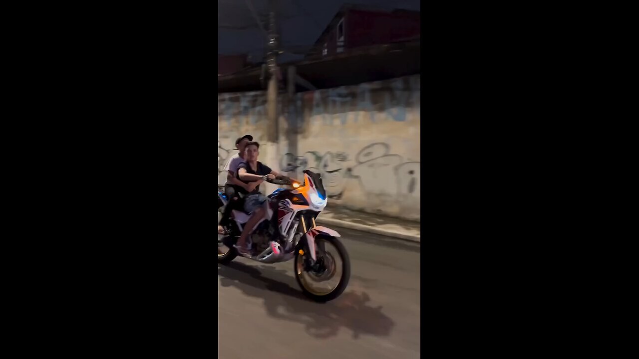 Dangerous bike driving by small kids.#bikestunt #bike