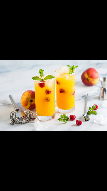 How to Make a Sparkling Peach Bellini Mocktail