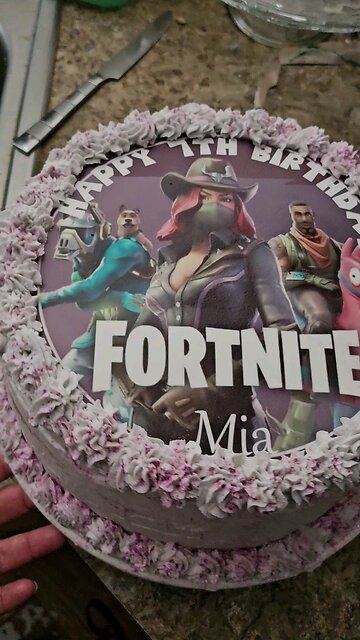 Fortnite Ice Cream Cake.