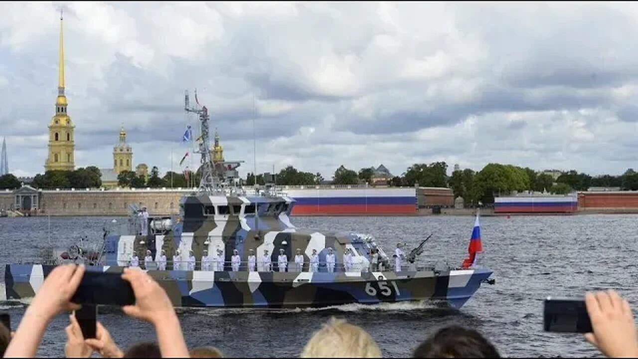 LIVE: Russian Main Naval Parade takes place in St. Petersburg with English translations