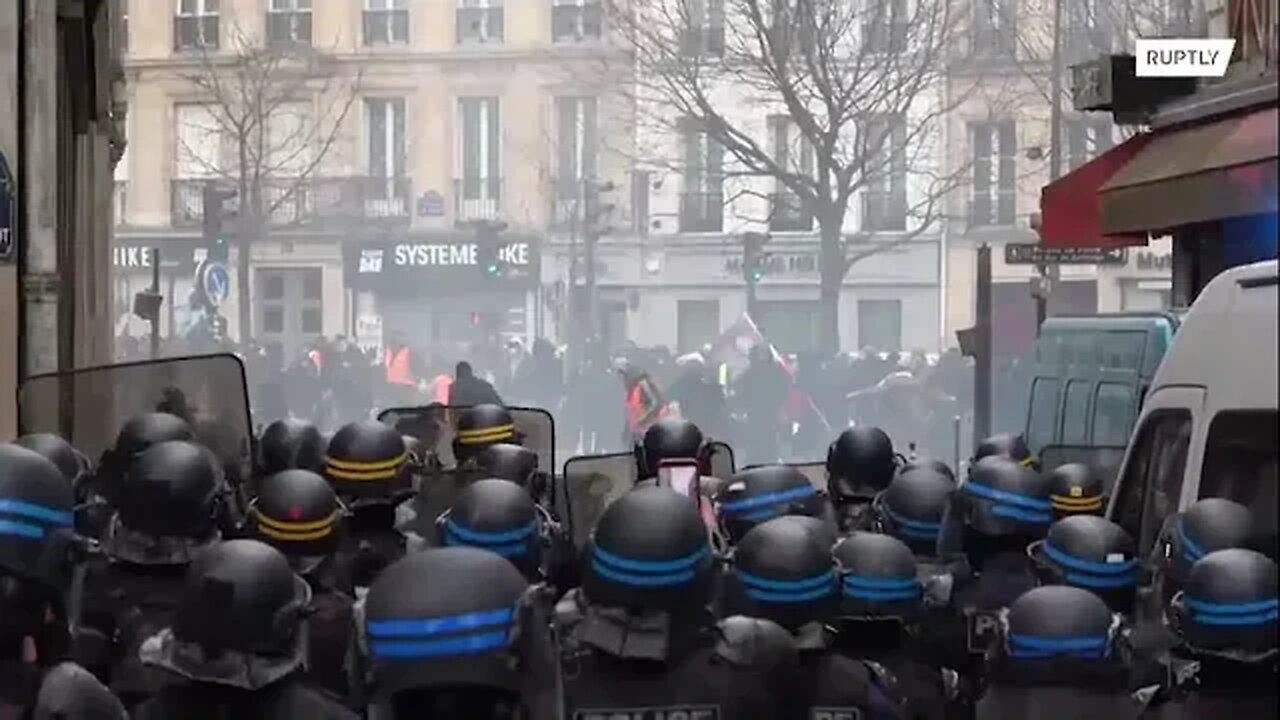 Kurdish community and police clash in Paris streets after Kurdish centre attack