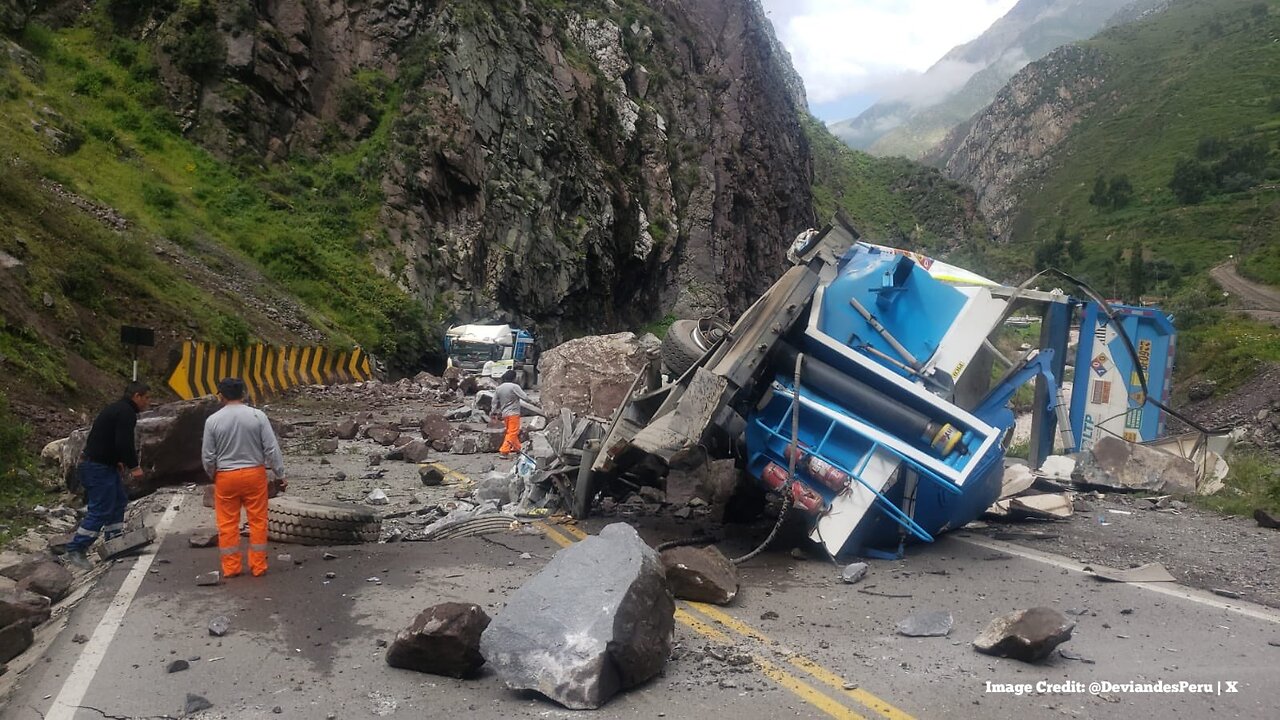 Dashcam Video Reveals Terrifying Rockslide Ordeal