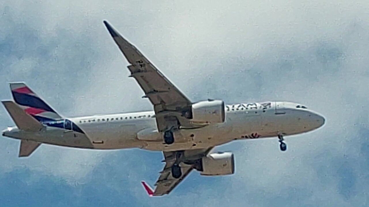 Airbus A320NEO PR-XBO coming from Recife to Fortaleza