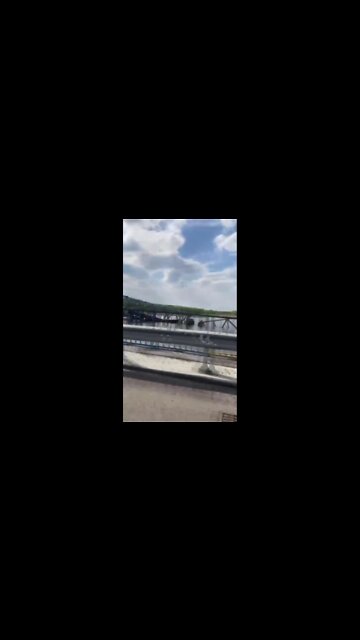 Ukrainian Armed Forces blew up the railway bridge across the Seversky Donets, trying to slow down the advance of Russian troops on Slavyansk