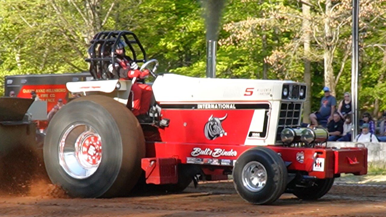 Hot Farm Tractor Pulling Tuckahoe April 2024