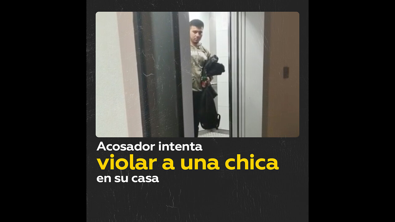 Mujer expulsa a un acosador que entró en su apartamento en Rusia