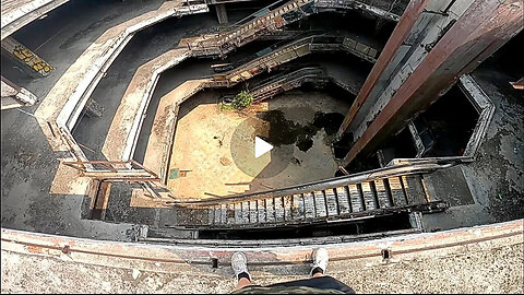 51 - Exploring an Abandoned Mall in Thailand