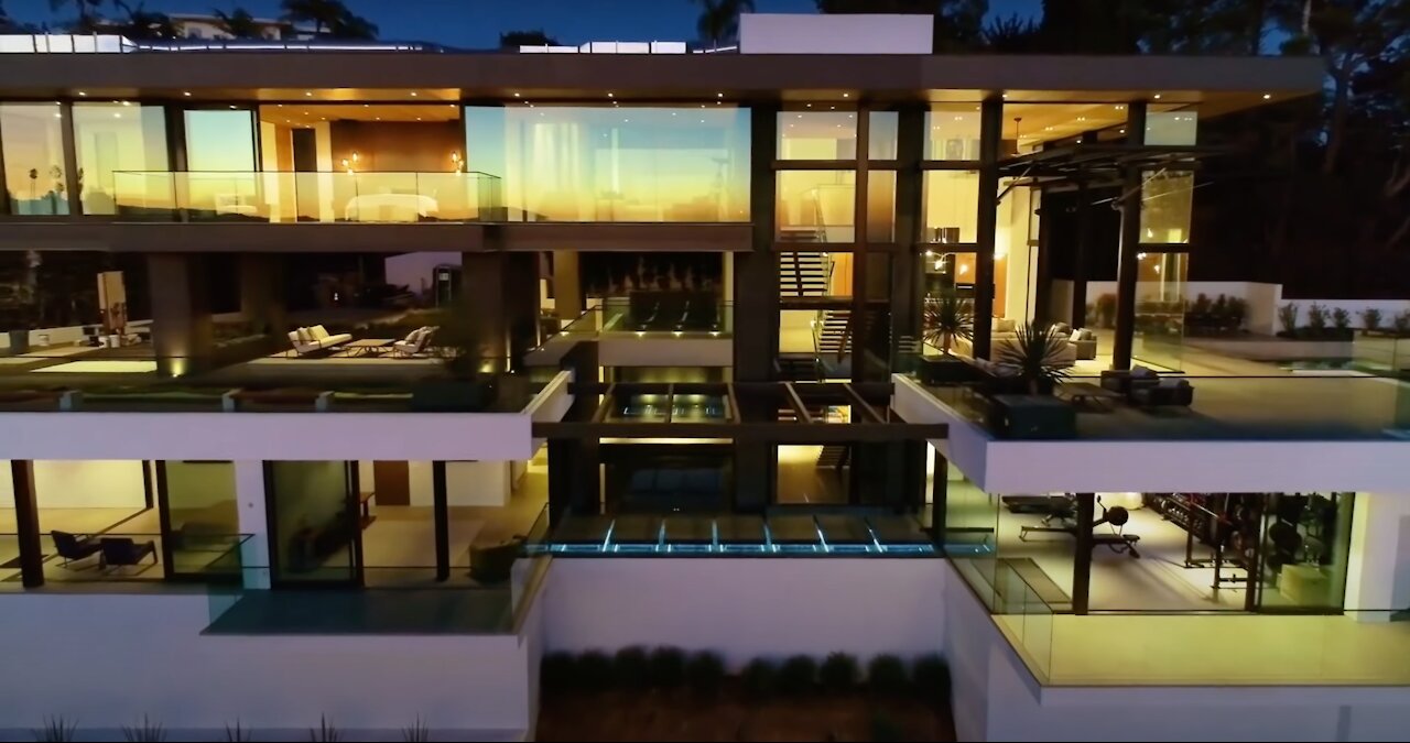 Inside an Extraordinary Modern Mansion in Los Angeles | LUXURY TOUR