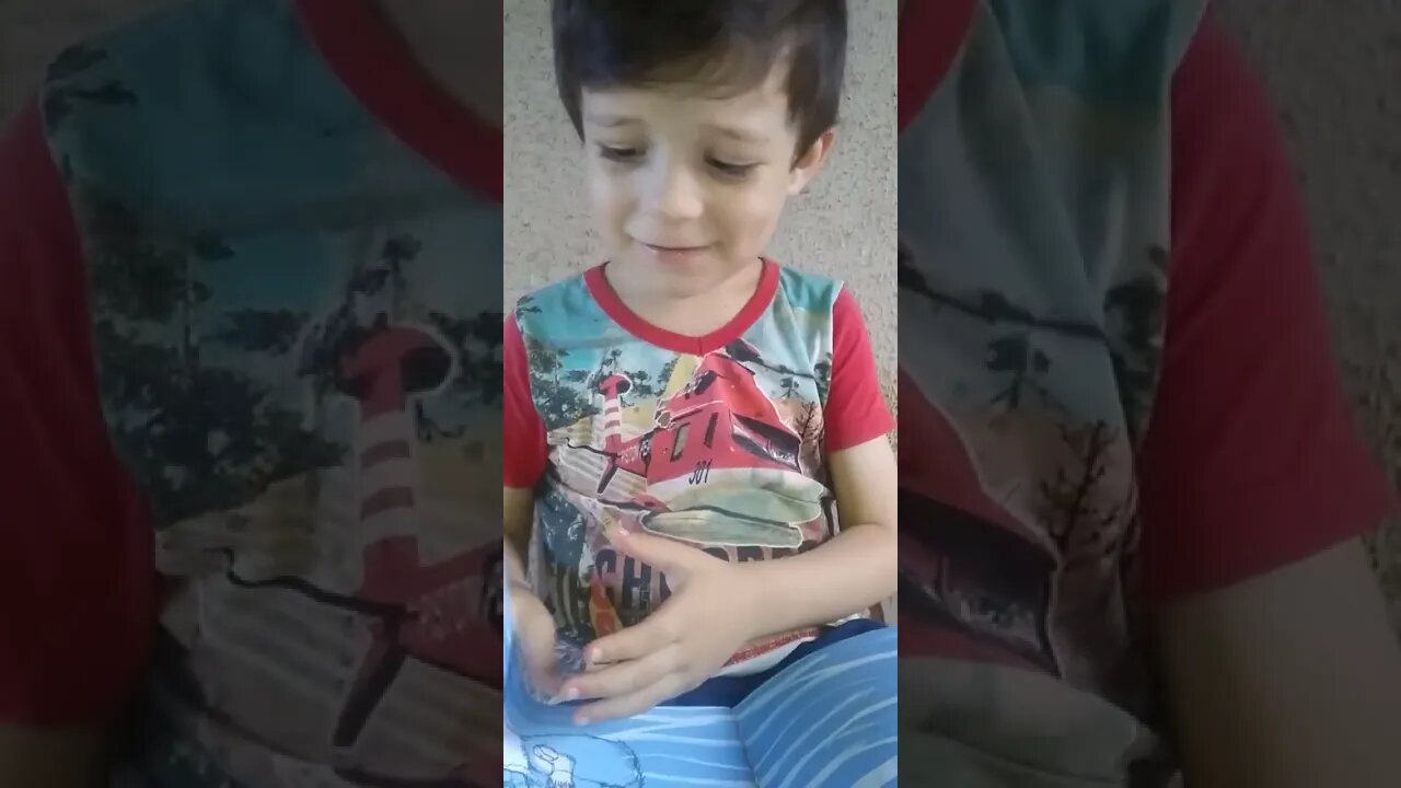 DAVI 4 anos lendo LIVRO "Quero colo"