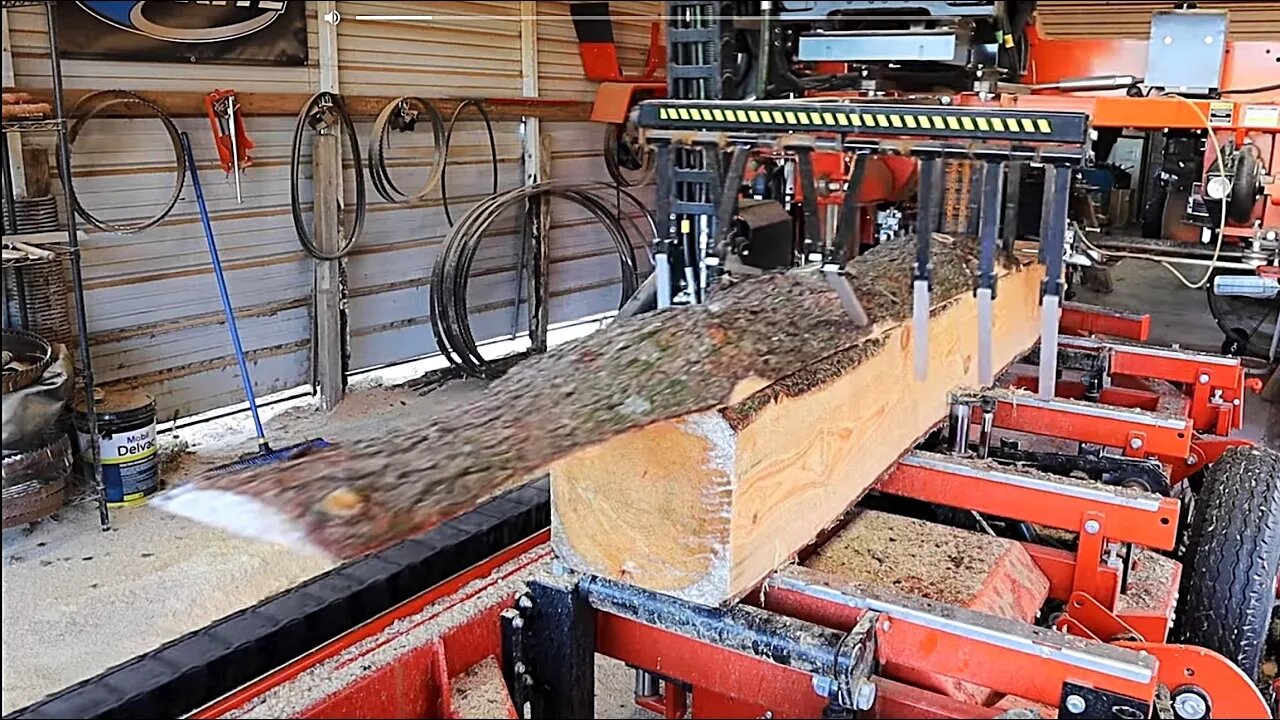 40 Minutes of Saw-milling, Tractors & Chainsaws