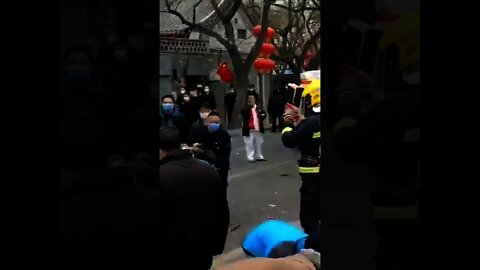 Explosion In Beijing Near Zhongnanhai Leaves Two Wounded 兩會臨近敏感時刻 中南海附近突發爆炸