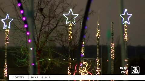 Long wait times at "Santa's Rock N Lights"