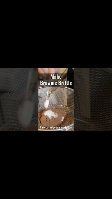 Make Brownie Brittle (aka Brownie Bark) #Shorts