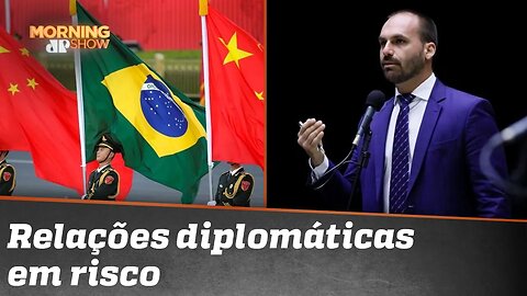 Embaixada da China repudia fala de Eduardo Bolsonaro