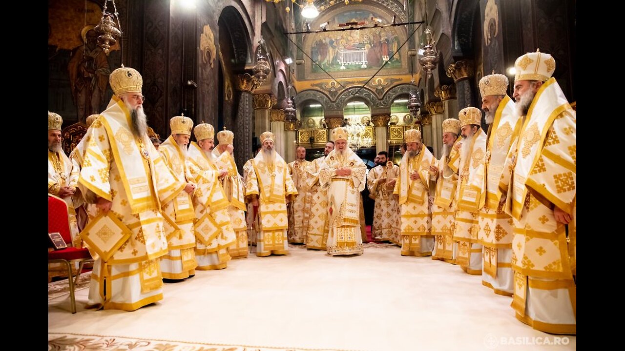 BOR - HB Patriarch Daniel - Beautiful Romanian Orthodox Divine Liturgy