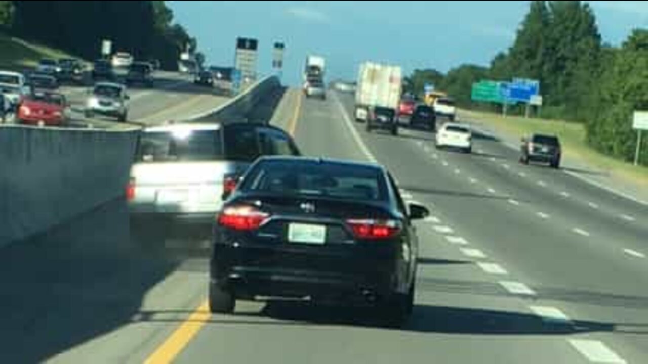 Litigio in autoestrada quasi causa incidente