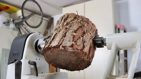 Wood Turning a Spalted Log into a Vase