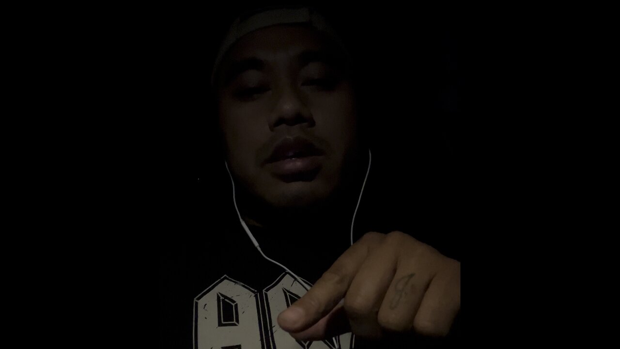 Making a song in my car with a iPhone 📱