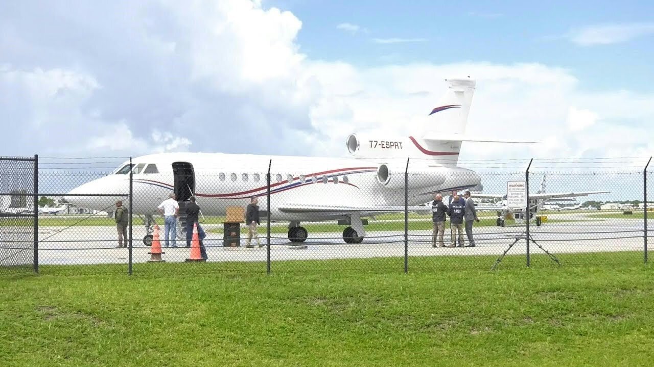 EEUU anuncia que incautó un avión del presidente venezolano Maduro | AFP