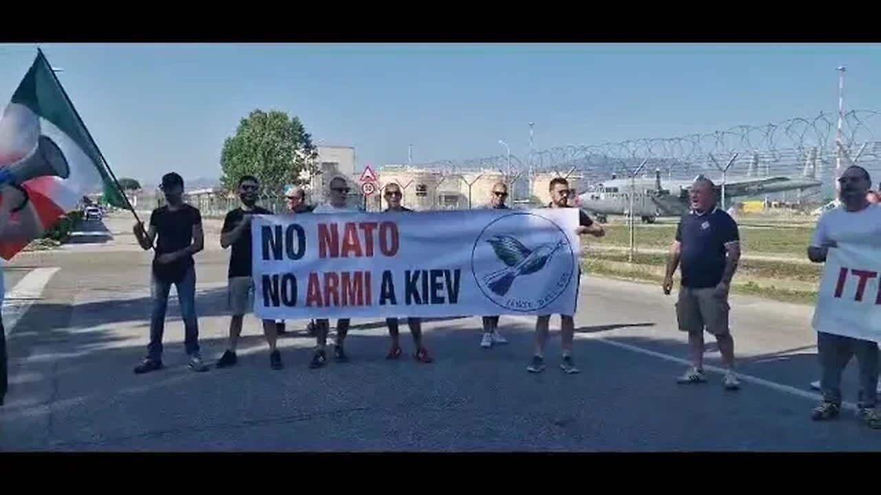 Ativistas antiguerra protestam em aeroporto militar italiano